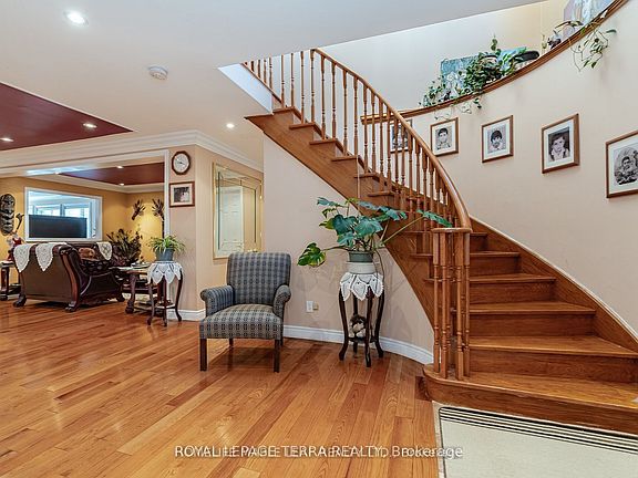 3rd image of 14 Sheringham St