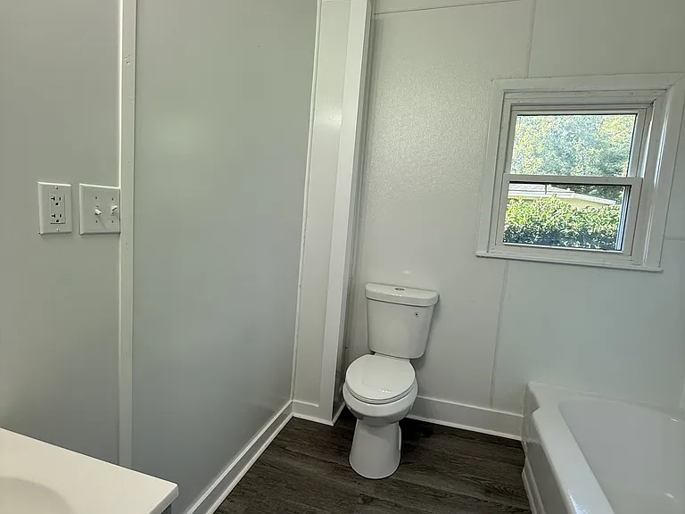 914 18th Way SW — Photo 10