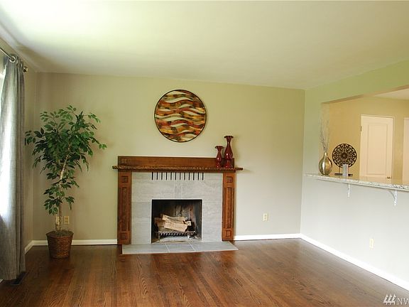 4th image of 14033 Sunnyside Ave N