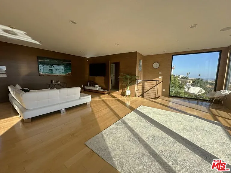 9300 Warbler Way — Photo 6