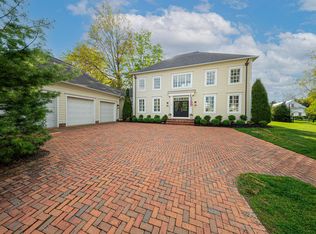 11 Pickett Pl, New Albany, OH 43054