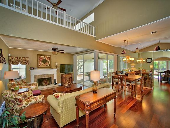 LIVING ROOM & DINING