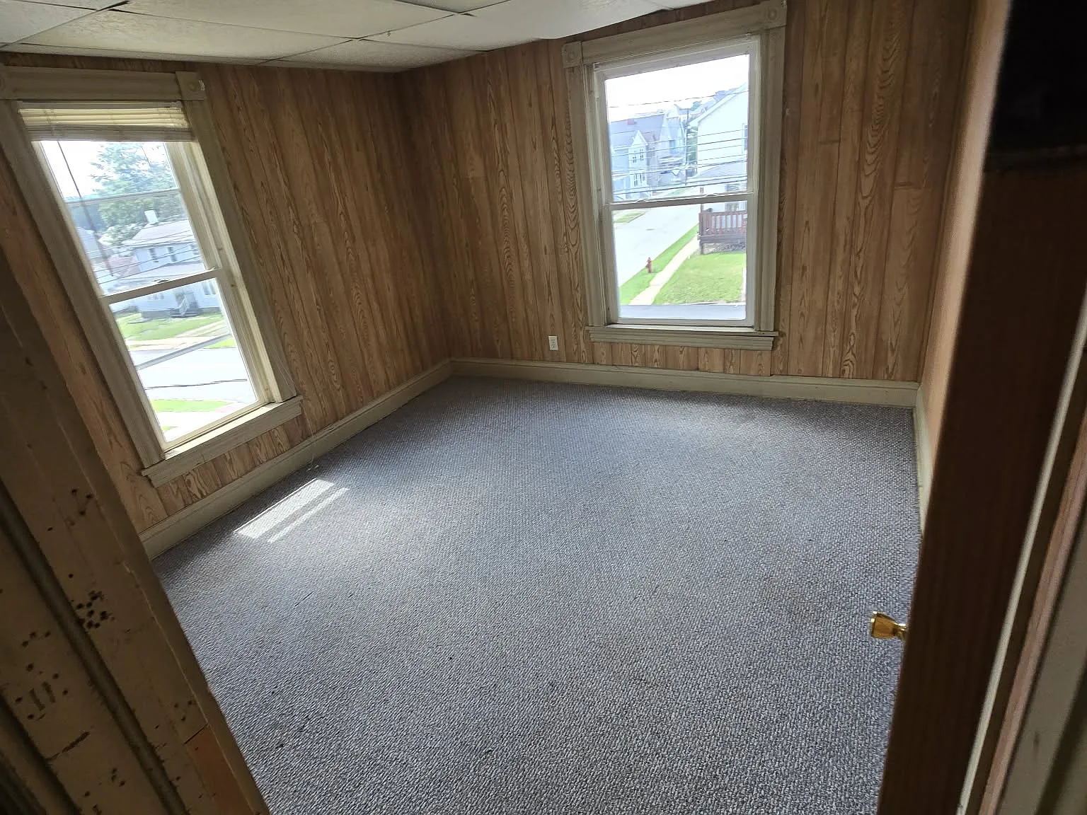5 bed, 1.5 bath, 1200 sqft, $1,200 — Photo 4