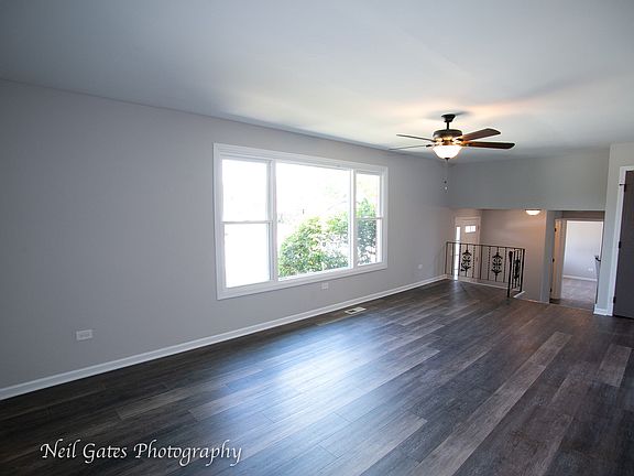 4th image of 1119 E 192nd St