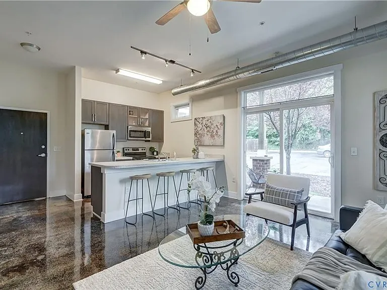 1020 Porter St #104 — Photo 12