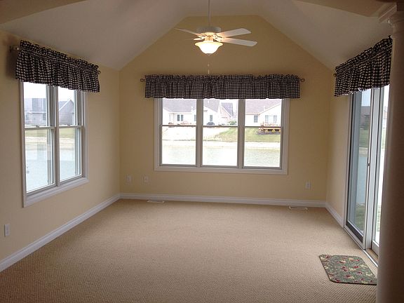 5th image of 26387 Whitewater Dr