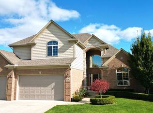 55296 Breton Woods Dr, Macomb, MI 48042