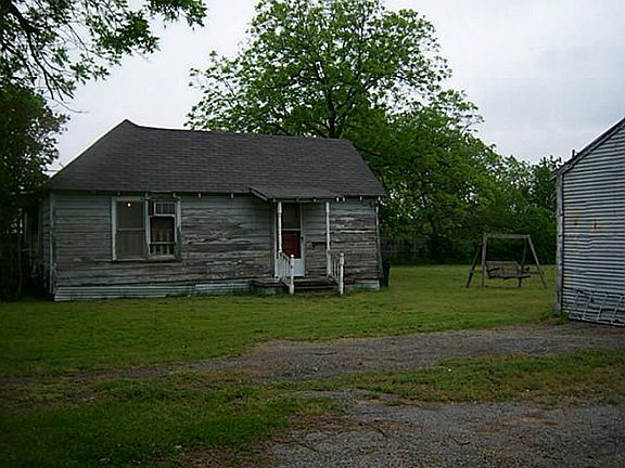 2nd image of 116 Lyndalyn St