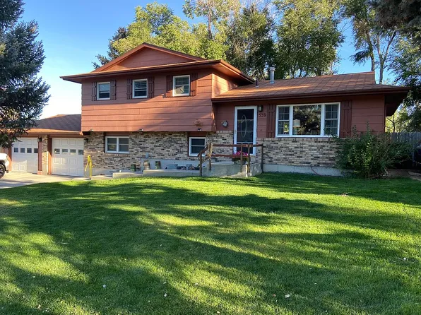 539 N Wind River Dr, Douglas, WY 82633