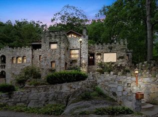 141 Tanglewylde Rd, Lake Peekskill, NY 10537