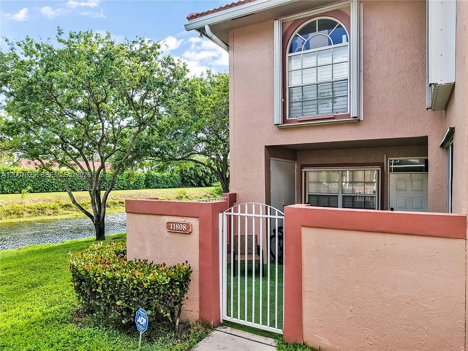 1st image of 11808 Royal Palm Blvd