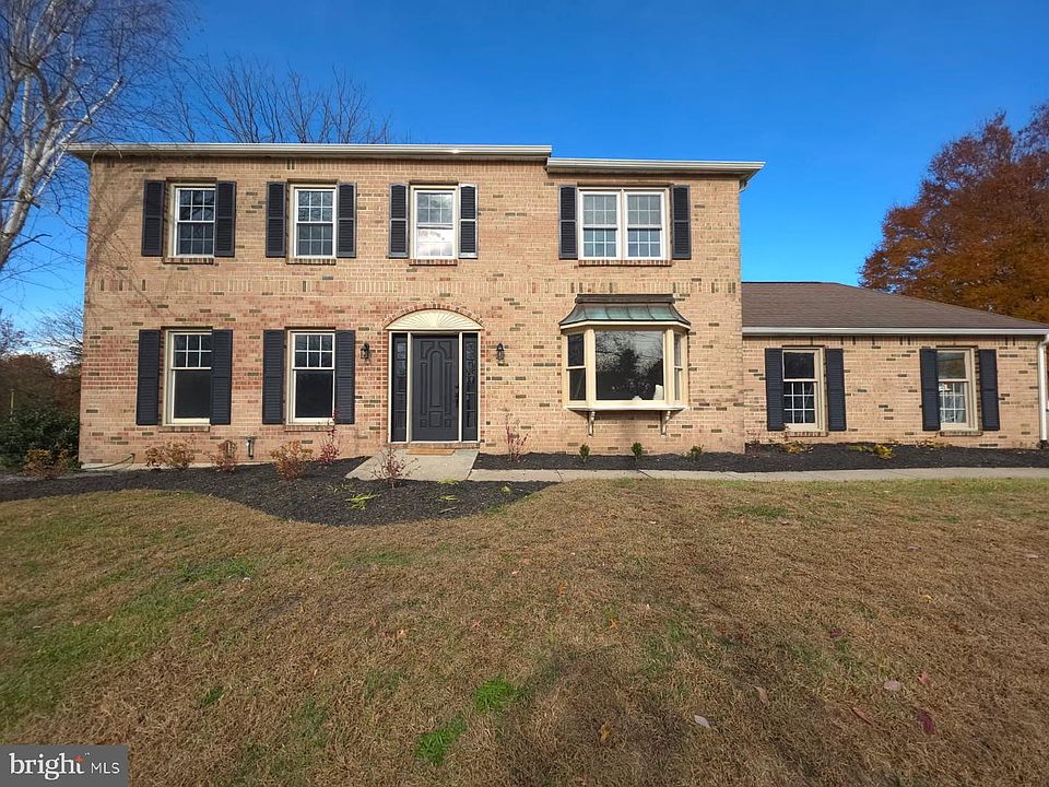 1st image of 15 Thomas Ln