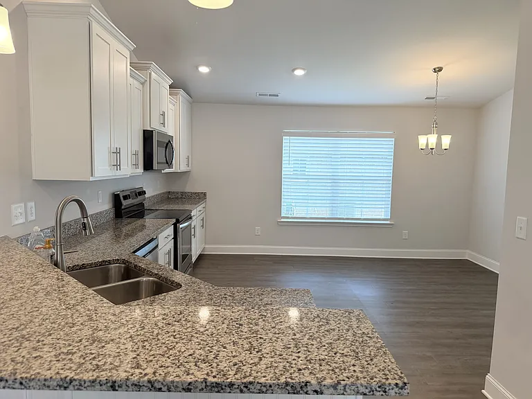214 Alonzo Toney Dr — Photo 5