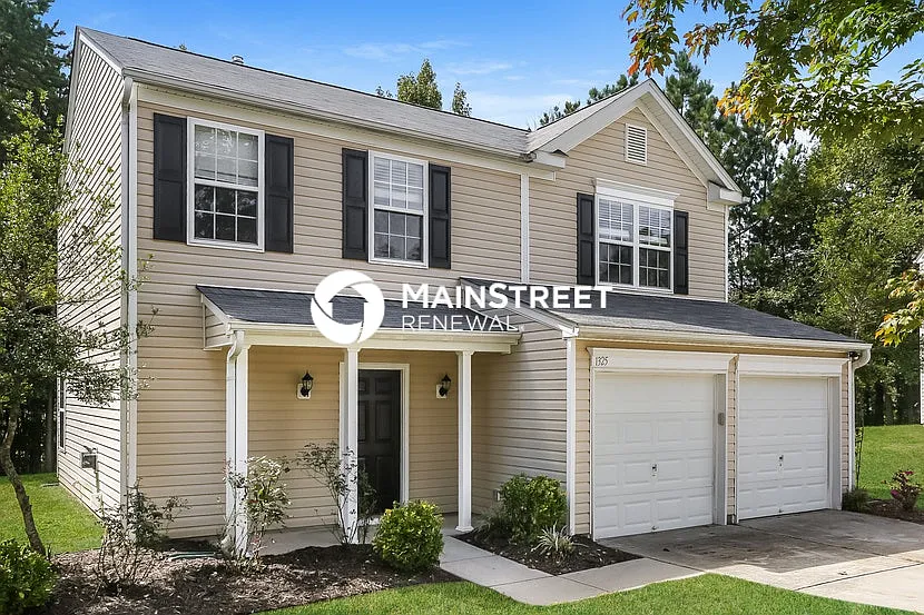 1325 Crestfield Court — Photo 2