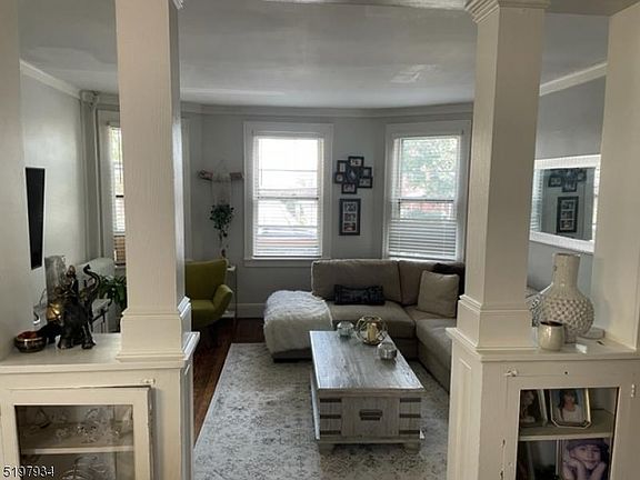 3rd image of 50 Clifton Ave