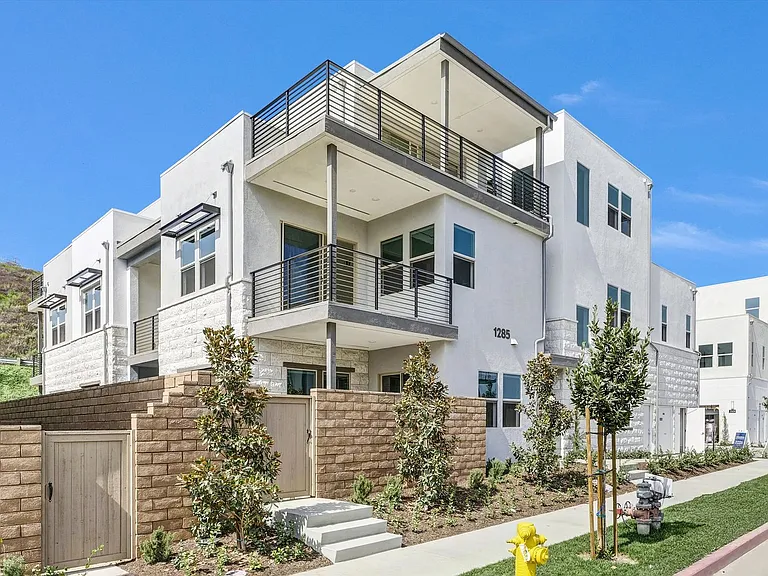 1285 Hollyleaf Ter — Photo 1
