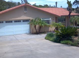 1049 S Ridge Dr, Fallbrook, CA 92028
