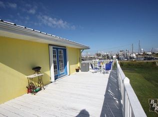 288 Smith Ln, Grand Isle, LA 70358