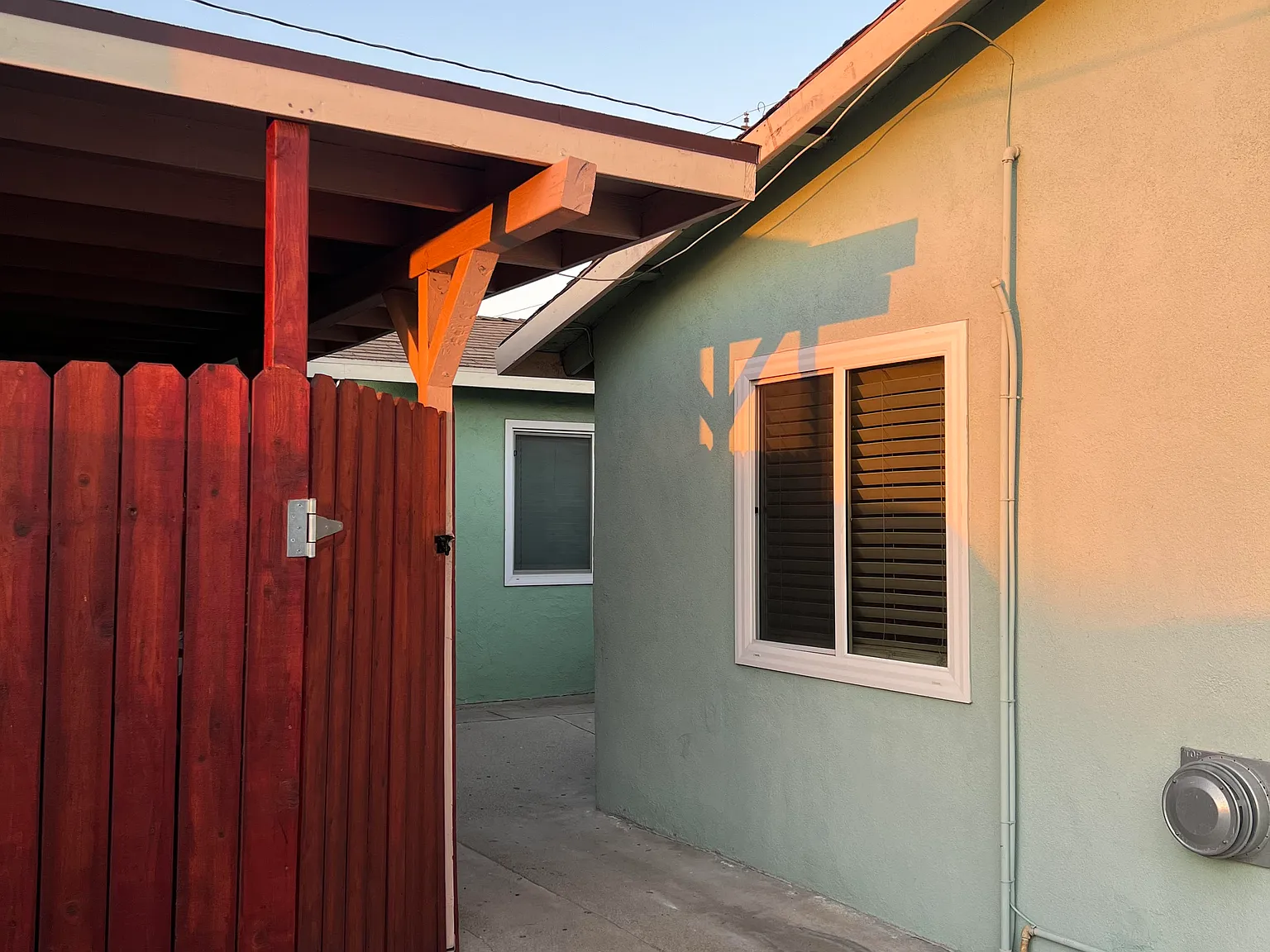 664 S McBride Ave — Photo 3