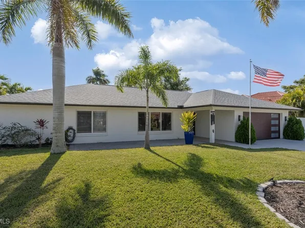 1026 S Town And River Dr, Fort Myers, FL 33919