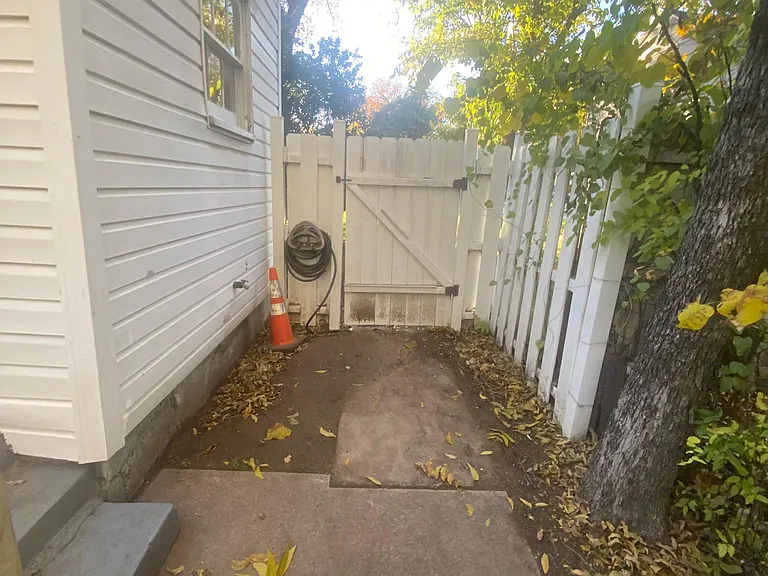 805 Roosevelt St — Photo 8