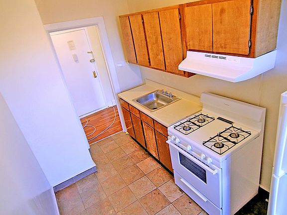 2nd image of 1630 Undercliff Ave APT E3