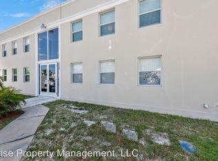 1530 Crescent Cir APT 4, Lake Park, FL 33403