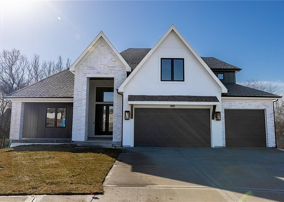 1st image of 2725 NE 91st Pl