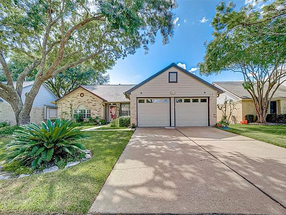 4th image of 6819 Yardley Dr