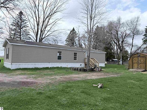 4th image of 6542 N Geneva Rd
