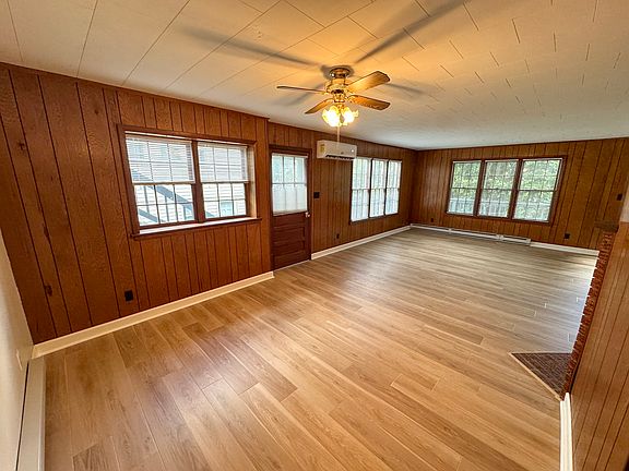 3rd image of 117 Carolina Rd