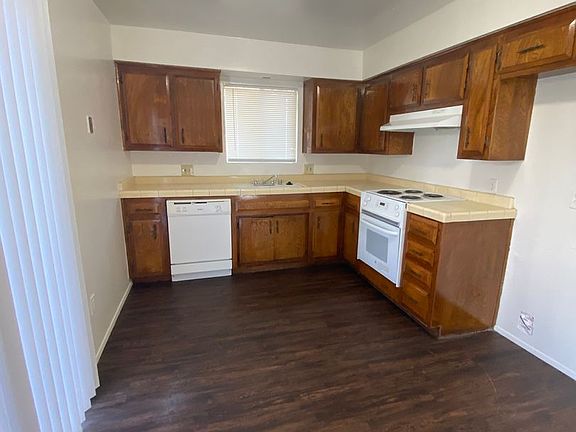 3rd image of 2540 Olive St #A