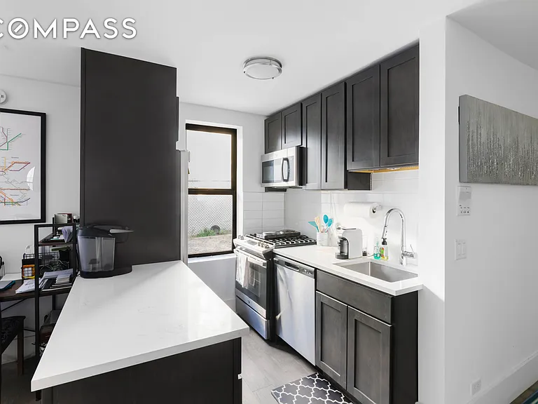 2420 Morris Ave #1I — Photo 4