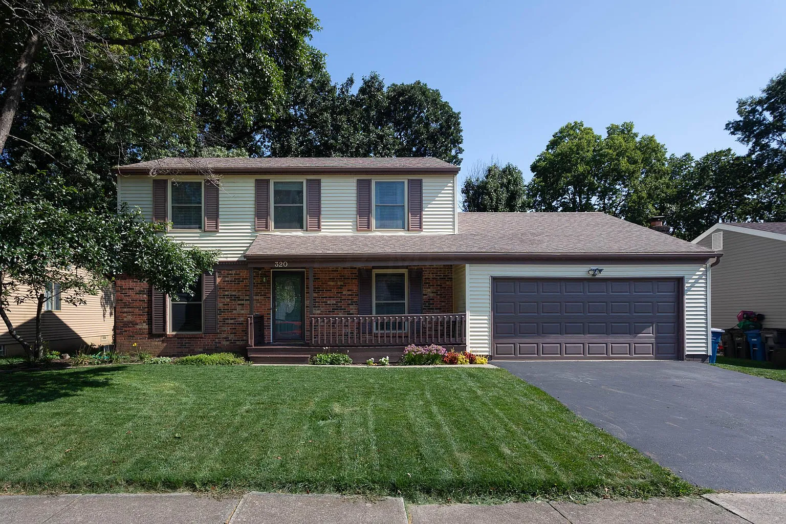320 Rimbey Ave photo 1