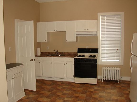 4th image of 2742 Grand Ave S #2