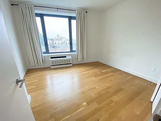 4th image of 409 Eastern Pkwy #5004