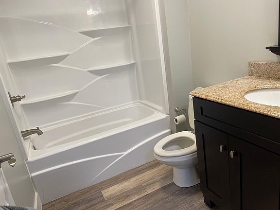 2nd image of 260 Green St #1