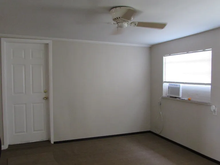 2323 NE Pine Ridge St — Photo 10