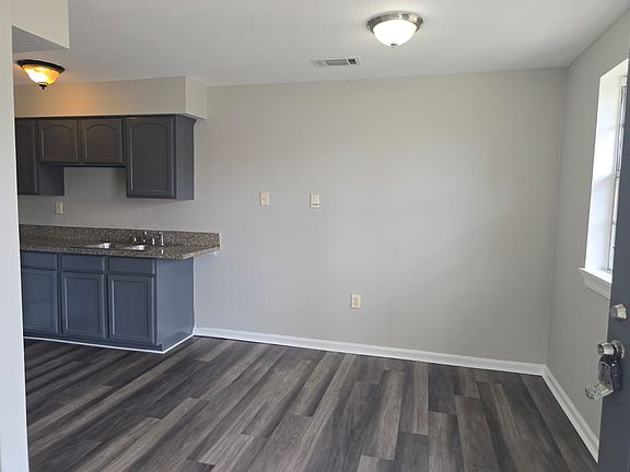 3rd image of 3 Claremont Pl APT D