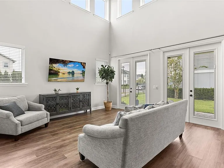 13785 Behring Ave — Photo 6