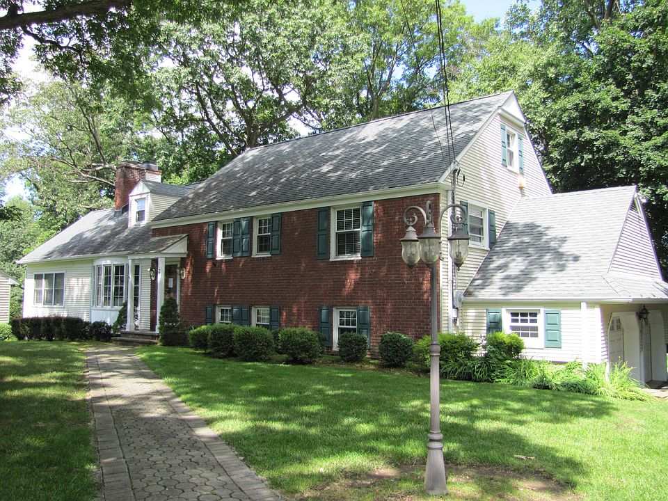 2nd image of 3 Nichols Rd
