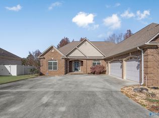 250 Derby Dr, Decatur, AL 35603