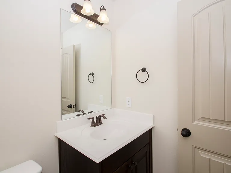 939 Whitehall Dr — Photo 15