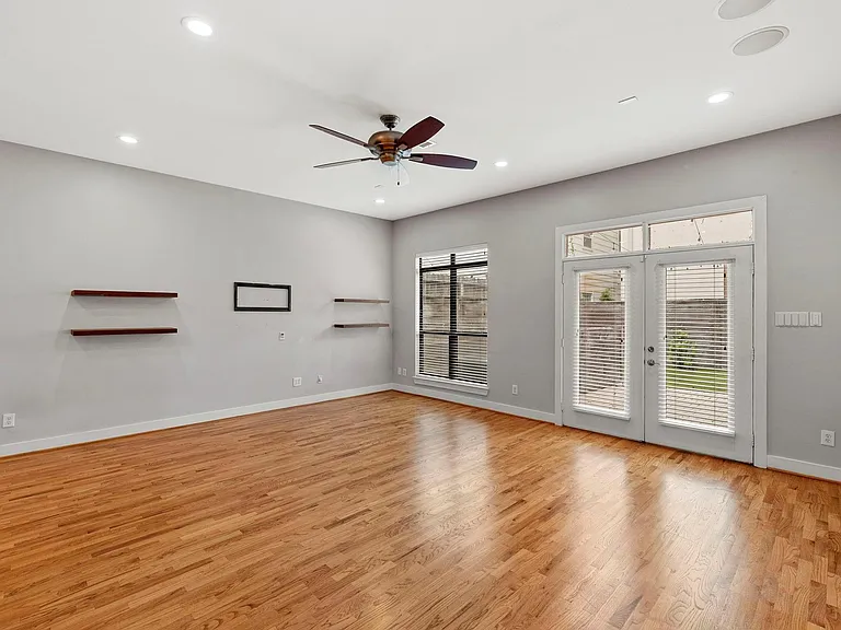 1410 Knox St — Photo 12