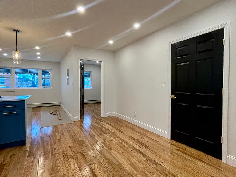 1045 Revere Ave #2 — Photo 8