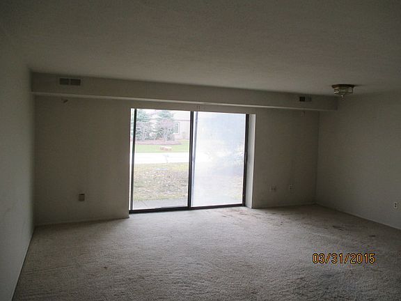 3rd image of 9511 Sunrise Blvd Unit J-16
