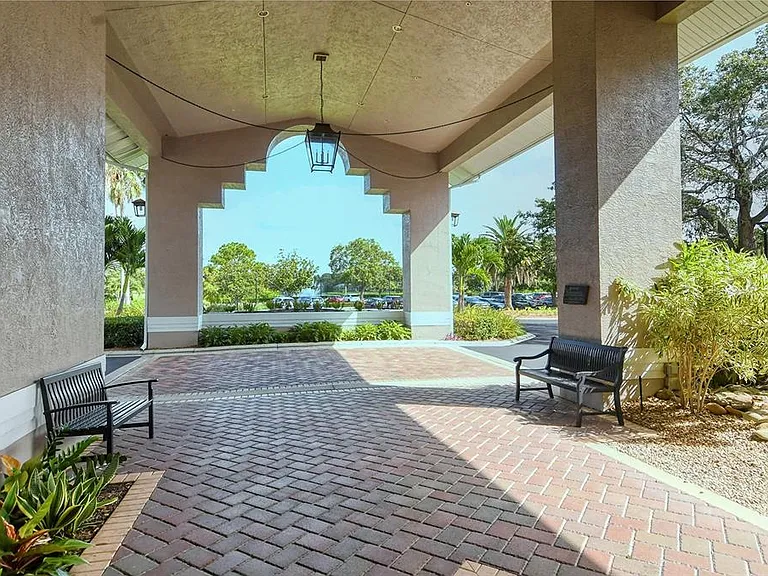 9300 Clubside Cir #1306 — Photo 33