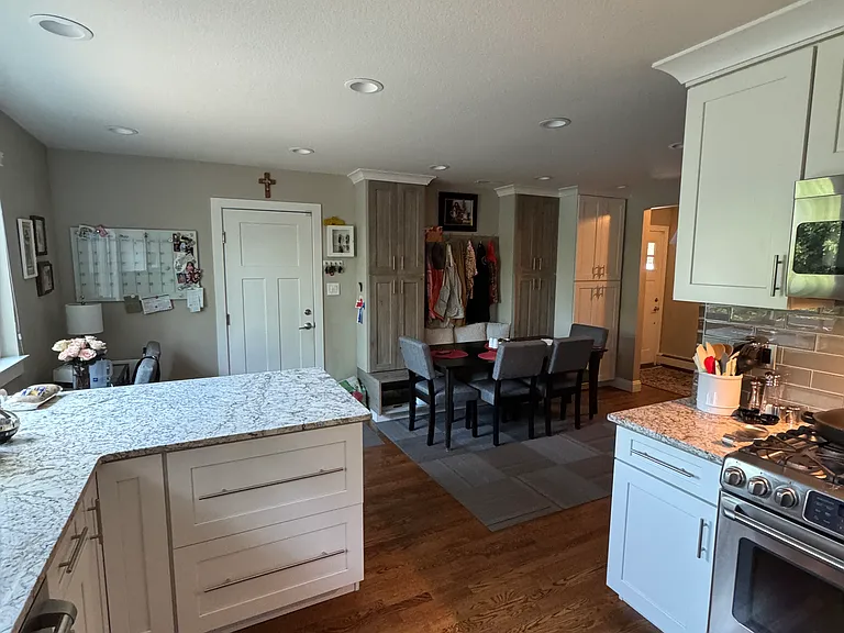 6907 S Hill St — Photo 12