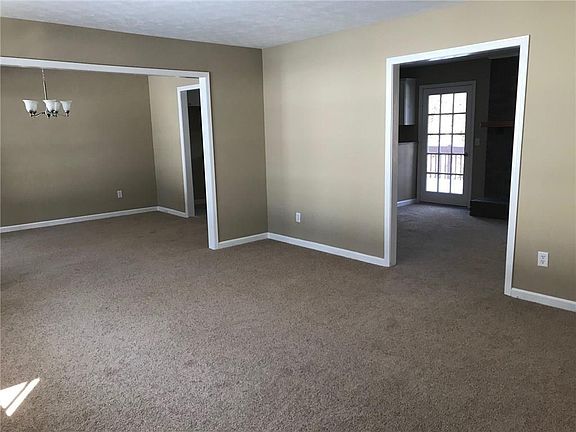 4th image of 4138 Honeysuckle Dr SE