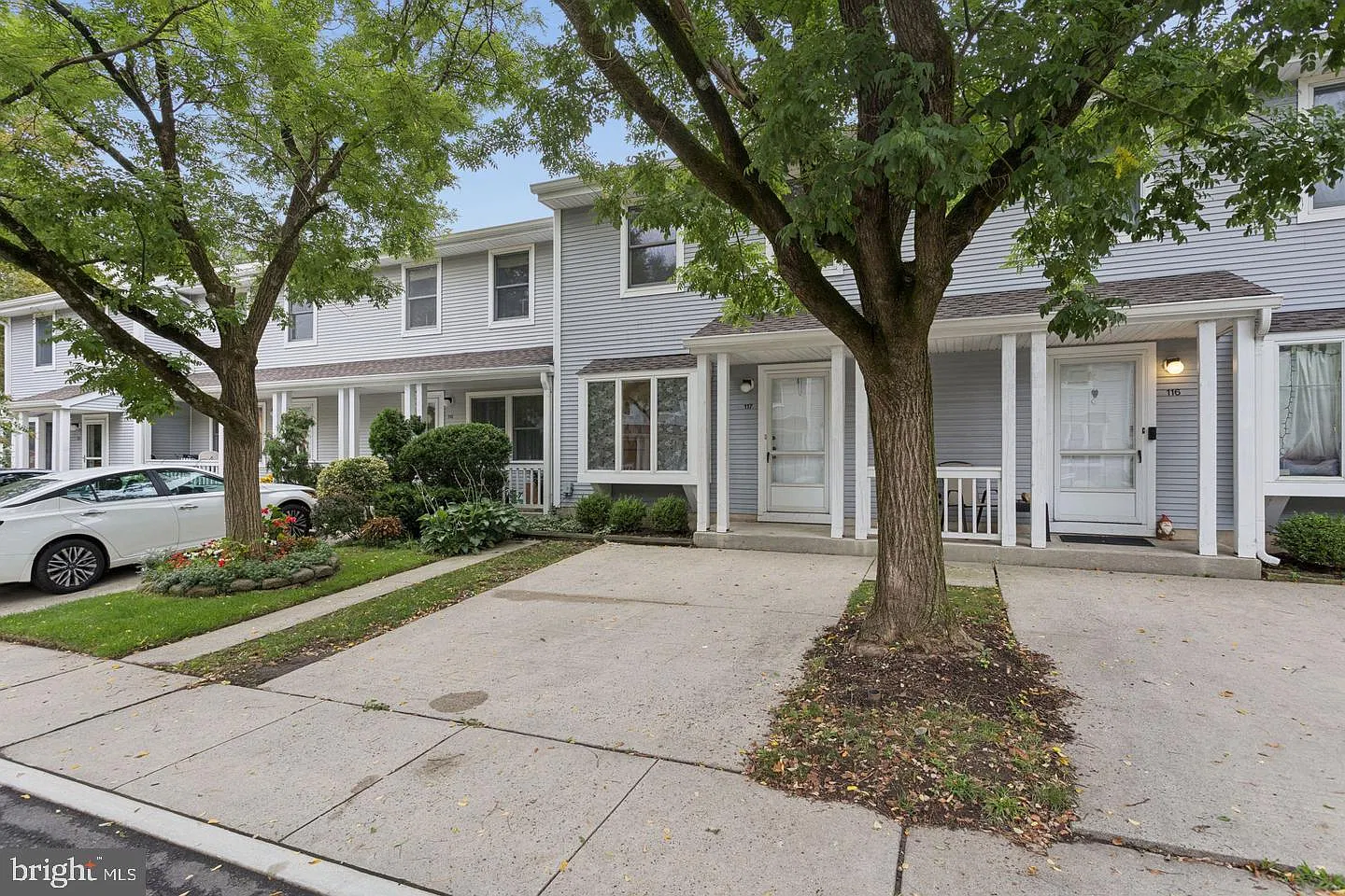 2 bed, 2.5 bath, 1280 sqft, $3,300 — Photo 1